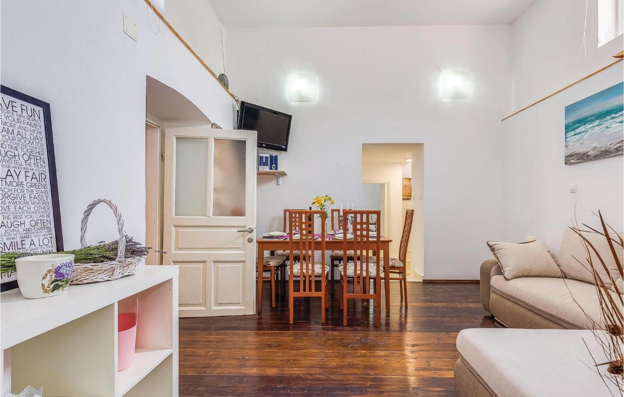 Nice Home In Grmani With Kitchen Šmrika Esterno foto
